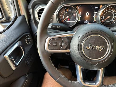 Used 2023 Jeep Gladiator Overland image 38