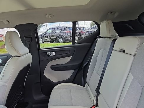 Used 2020 Volvo XC40 T5 Momentum AWD/4WD image 32