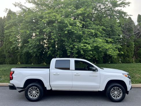 Used 2025 Chevrolet Colorado LT w/ Advanced Trailering Package RWD image 49