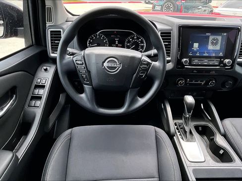 Used 2024 Nissan Frontier SV RWD image 6