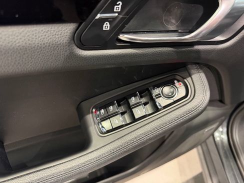 Used 2021 Porsche Macan AWD/4WD image 34