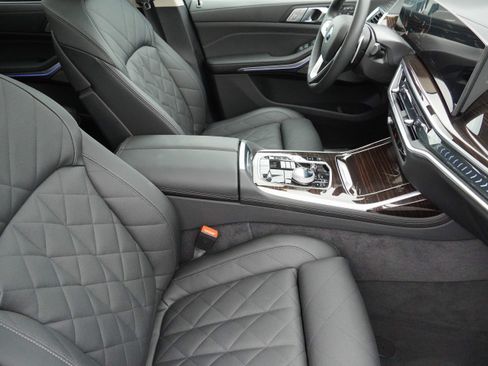 Used 2026 BMW X7 xDrive40i AWD/4WD image 31