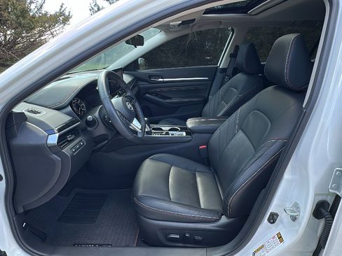 Certified 2023 Nissan Altima 2.5 SR w/ SR Premium Package image 12