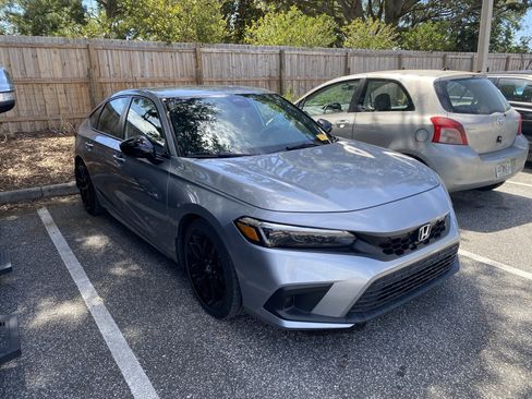Used 2023 Honda Civic Sport image 5