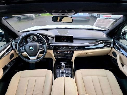 Used 2017 BMW X5 xDrive40e image 9