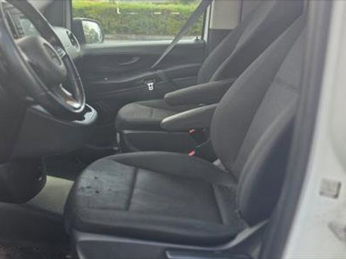 Used 2021 Mercedes-Benz Metris image 7