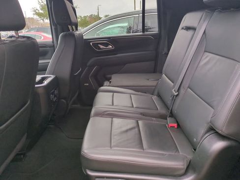 Used 2024 Chevrolet Suburban LT image 13