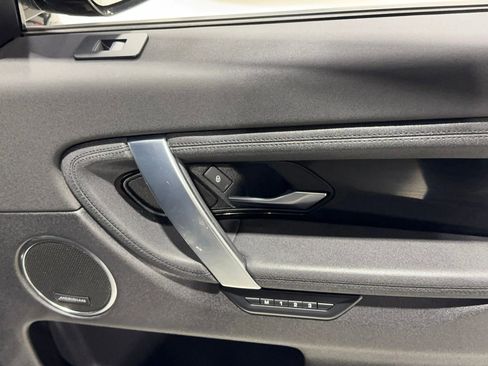 Used 2020 Land Rover Discovery Sport S image 24