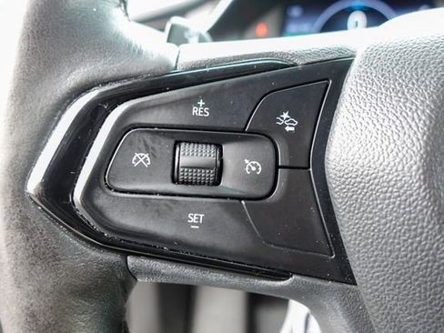 Used 2022 Chevrolet Bolt EUV LT w/ Comfort Package image 13