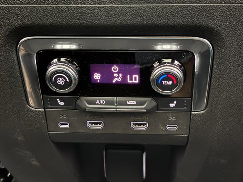 New 2026 GMC Yukon Elevation w/ Elevation Premium Package AWD/4WD image 9