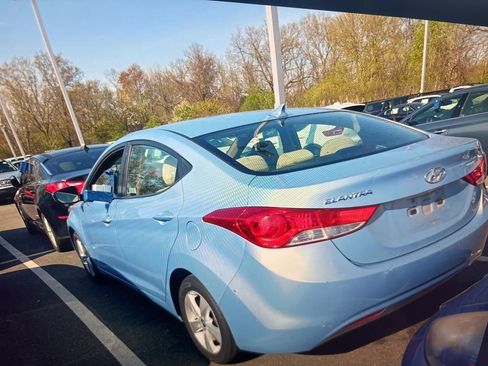 Used 2011 Hyundai Elantra GLS w/ Preferred Equipment Pkg 3 FWD image 2