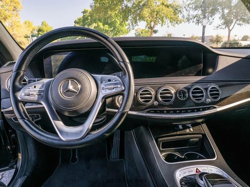 Used 2020 Mercedes-Benz S 560 Sedan image 21