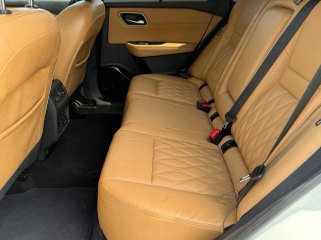 Used 2021 Nissan Rogue Platinum FWD image 15