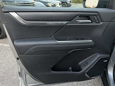 Used 2025 GMC Acadia Elevation image 19