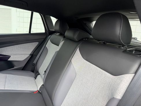 New 2026 Volkswagen ID.4 Pro AWD/4WD image 17