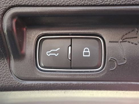 Certified 2022 Ford Explorer XLT w/ Class IV Trailer Tow Package image 30