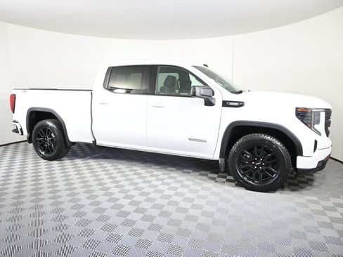 Used 2024 GMC Sierra 1500 Elevation w/ Preferred Package AWD/4WD image 9