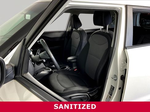 Used 2018 Kia Soul + FWD image 20
