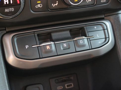 Used 2023 GMC Acadia AT4 AWD/4WD image 31