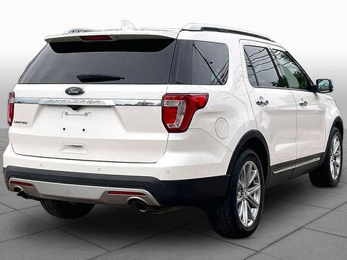 Used 2016 Ford Explorer Limited w/ Equipment Group 301A FWD image 13