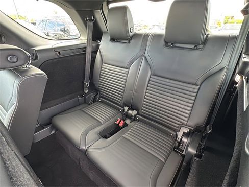 Used 2023 Land Rover Discovery HSE R-Dynamic image 13