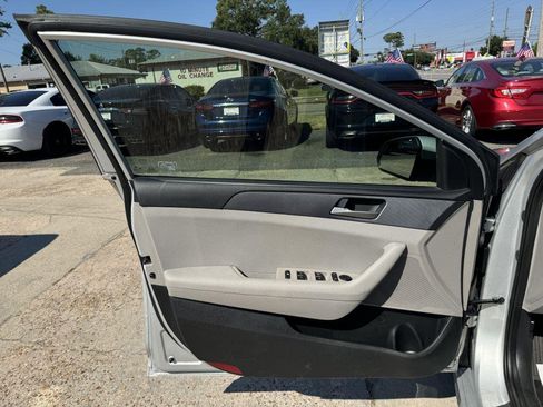 Used 2019 Hyundai Sonata SE image 12