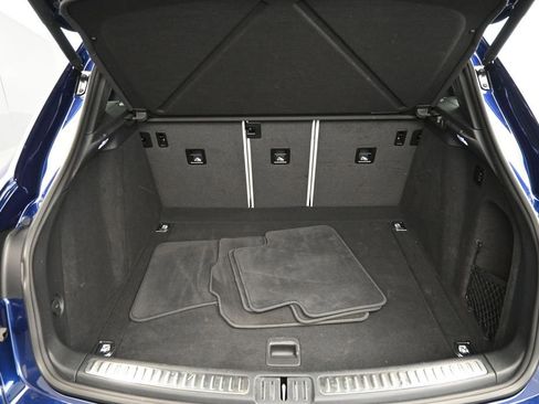 Certified 2022 Porsche Macan S AWD/4WD image 27