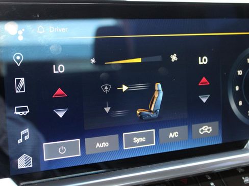 Used 2024 Chevrolet Silverado 1500 LT image 36