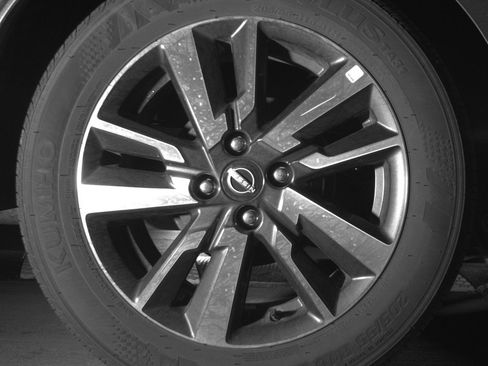 Used 2025 Nissan Versa SV image 12