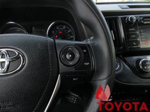 Used 2018 Toyota RAV4 LE image 17