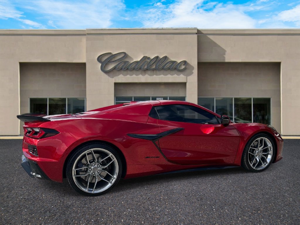 Used 2025 Chevrolet Corvette Z06 RWD image 3