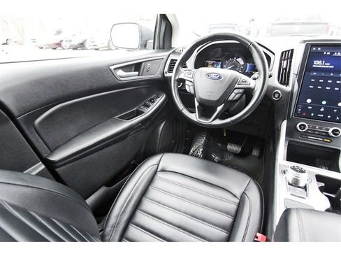Used 2023 Ford Edge SEL image 7