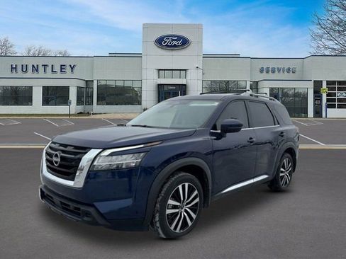 Used 2024 Nissan Pathfinder Platinum w/ Lighting Package (N92) FWD image 1
