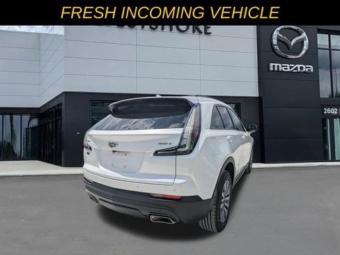 Used 2023 Cadillac XT4 Sport FWD image 3