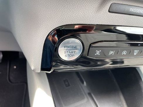 Certified 2023 Ford Escape Platinum w/ Premium Technology Package AWD/4WD image 22