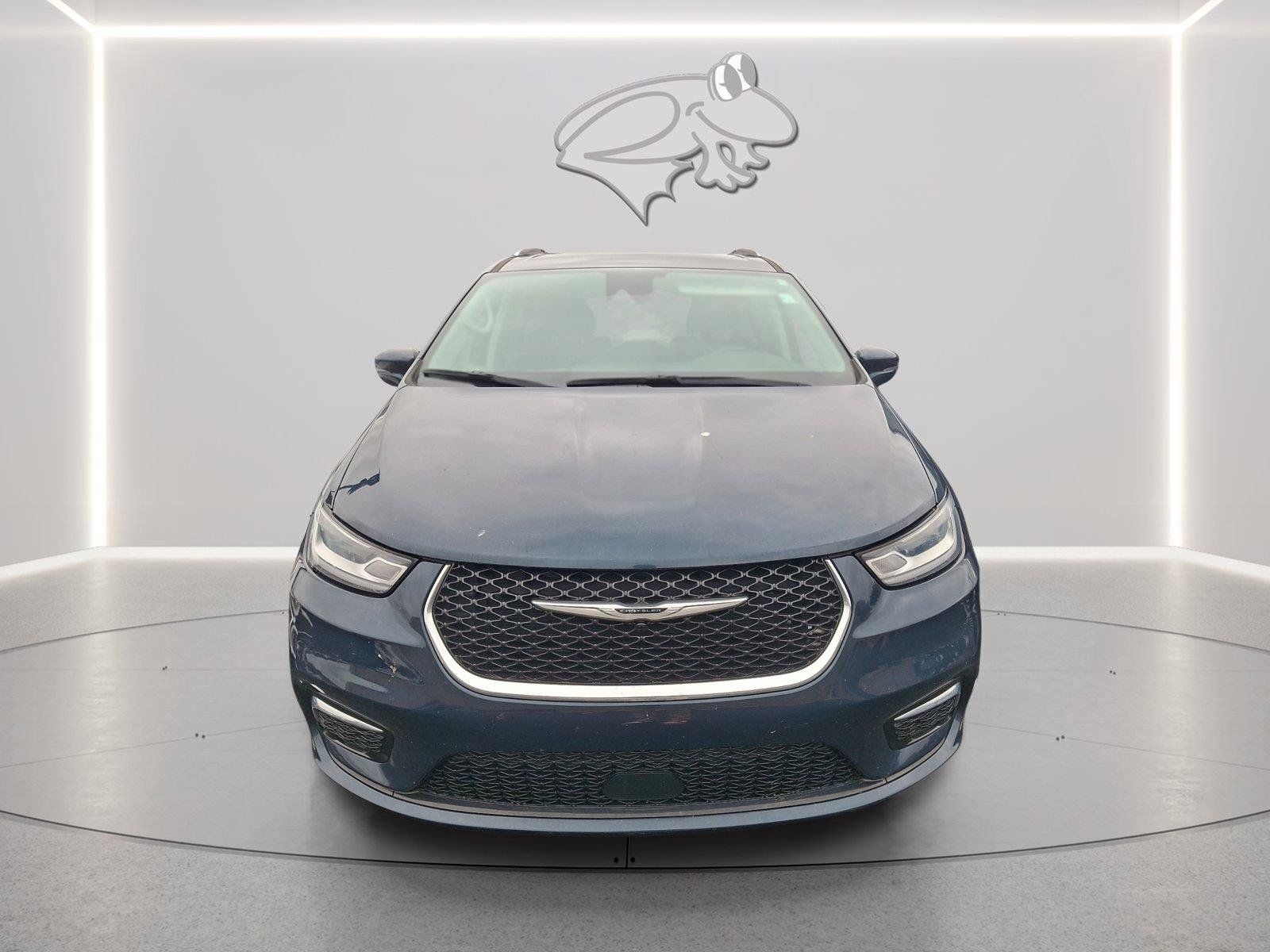 Used 2021 Chrysler Pacifica Touring-L w/ Uconnect Theater Family Group FWD image 7