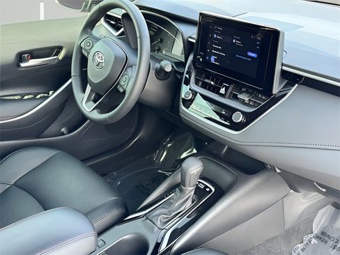 Used 2025 Toyota Corolla SE image 6