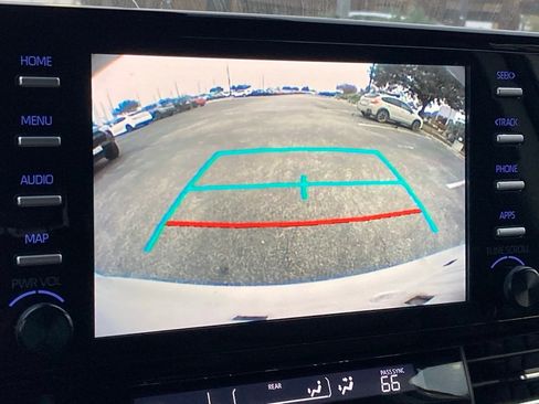 Used 2021 Toyota Sienna LE image 25