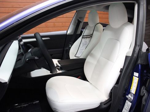 Used 2022 Tesla Model 3 Performance image 30