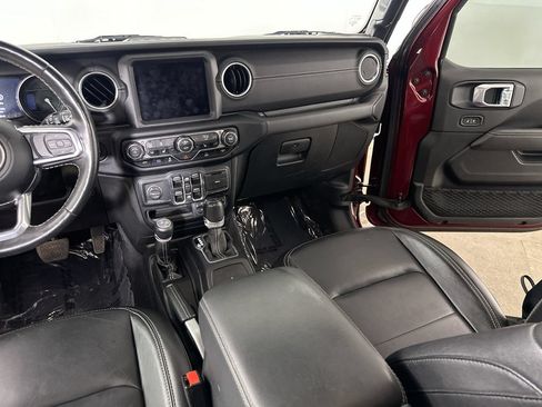 Used 2021 Jeep Wrangler Unlimited Sahara w/ Cold Weather Group AWD/4WD image 19