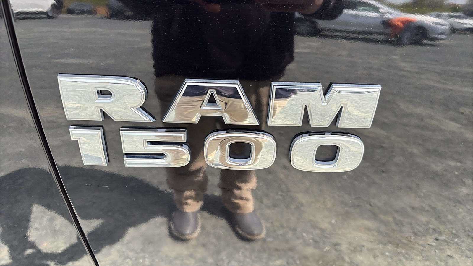 Used 2024 RAM 1500 Classic SLT AWD/4WD image 32
