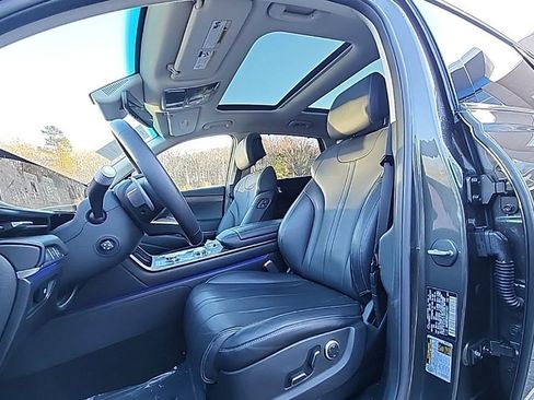 Used 2025 Genesis GV80 2.5T Advanced image 6