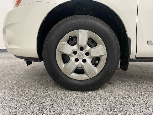 Used 2011 Nissan Rogue S image 19