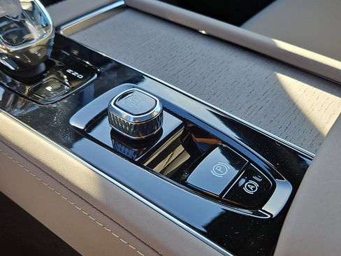 New 2026 Volvo XC90 B6 Plus w/ Protection Package Premier image 19