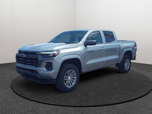 New 2026 Chevrolet Colorado LT w/ LT Convenience Package AWD/4WD image 3