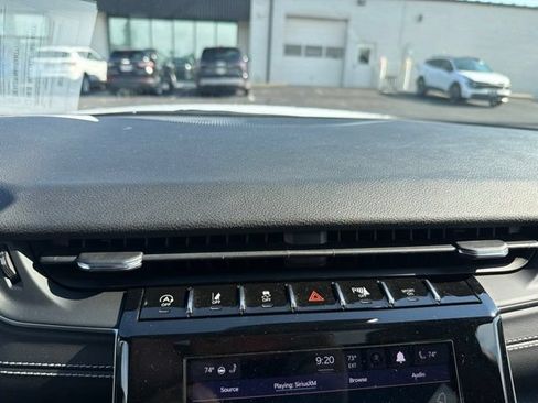 Used 2023 Jeep Grand Cherokee L Laredo AWD/4WD image 18