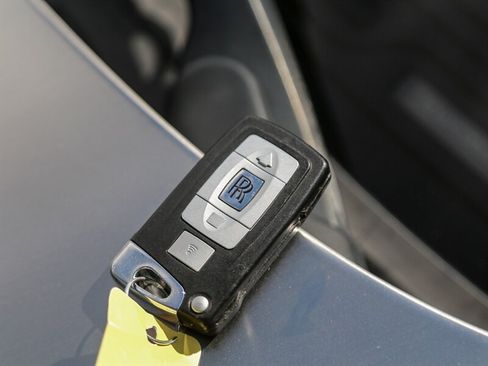 Used 2010 Rolls-Royce Phantom Coupe RWD image 49