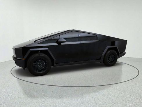 Used 2025 Tesla Cybertruck 2WD Crew Cab image 15
