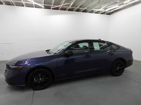 Used 2025 Honda Accord SE image 8