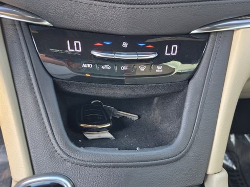 Used 2019 Cadillac XT5 FWD image 25